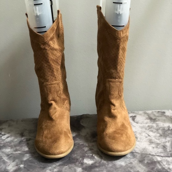 𝅺AMERICAN‎ Eagle suede ankle boots size 9 - Picture 3 of 9